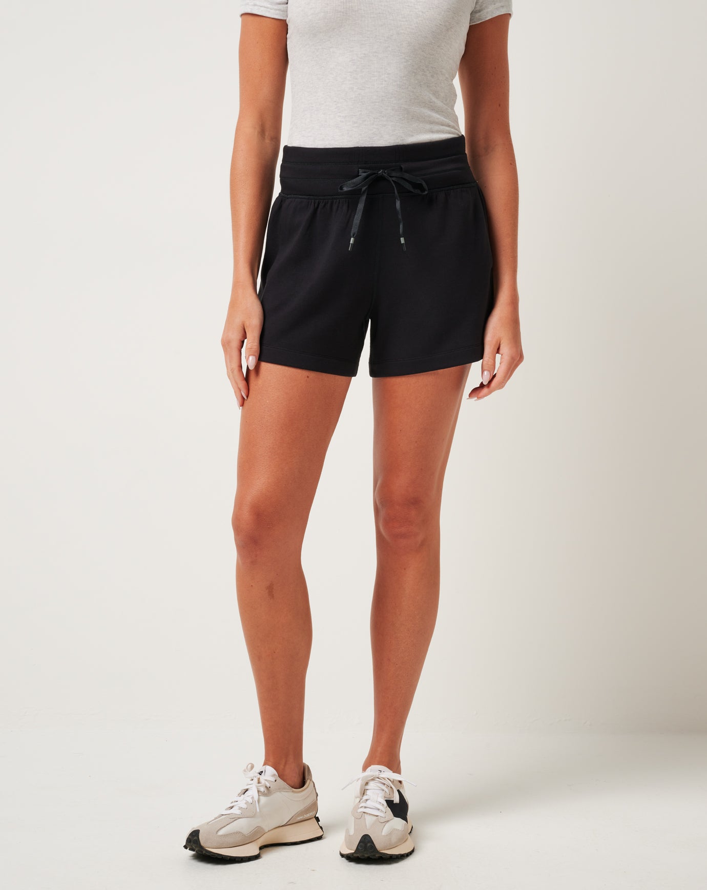 Skyloft Soft Tie Short ∣ TravisMathew