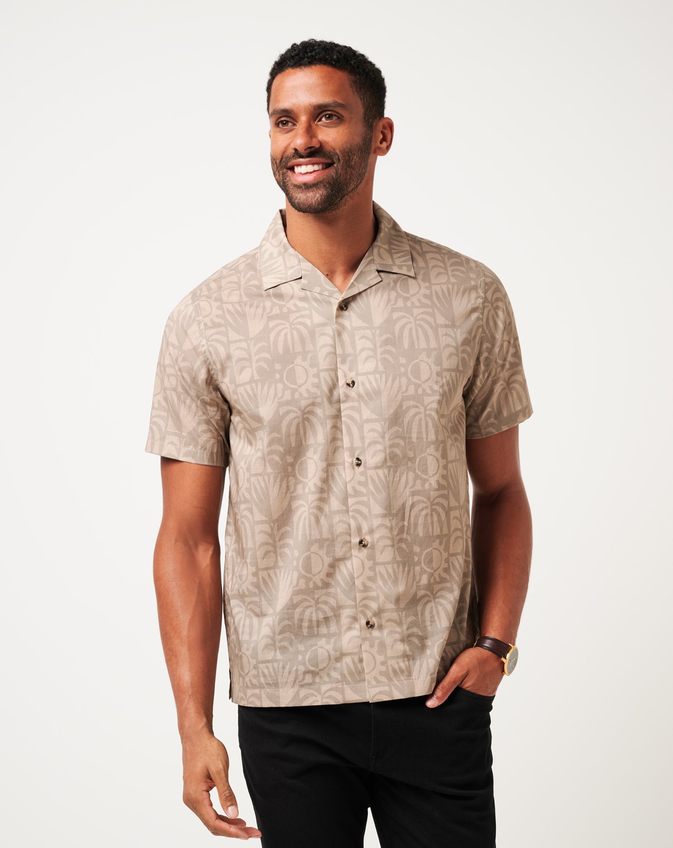 TravisMathew Men's Desert Sun Button-Up Shirt in Italian Sand, Size 3XL TravisMathew Men's Desert Sun Button-Up Shirt in Italian Sand, Size 3XL