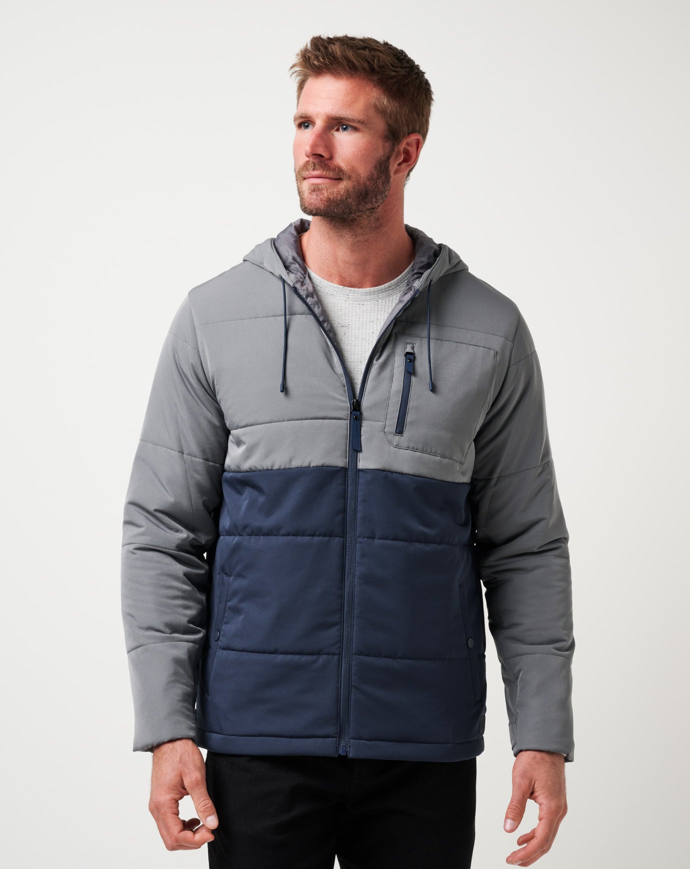 travisMathew メンズジャケット グレー/ネイビー Torch Runner Full Zip ∣ TravisMathew