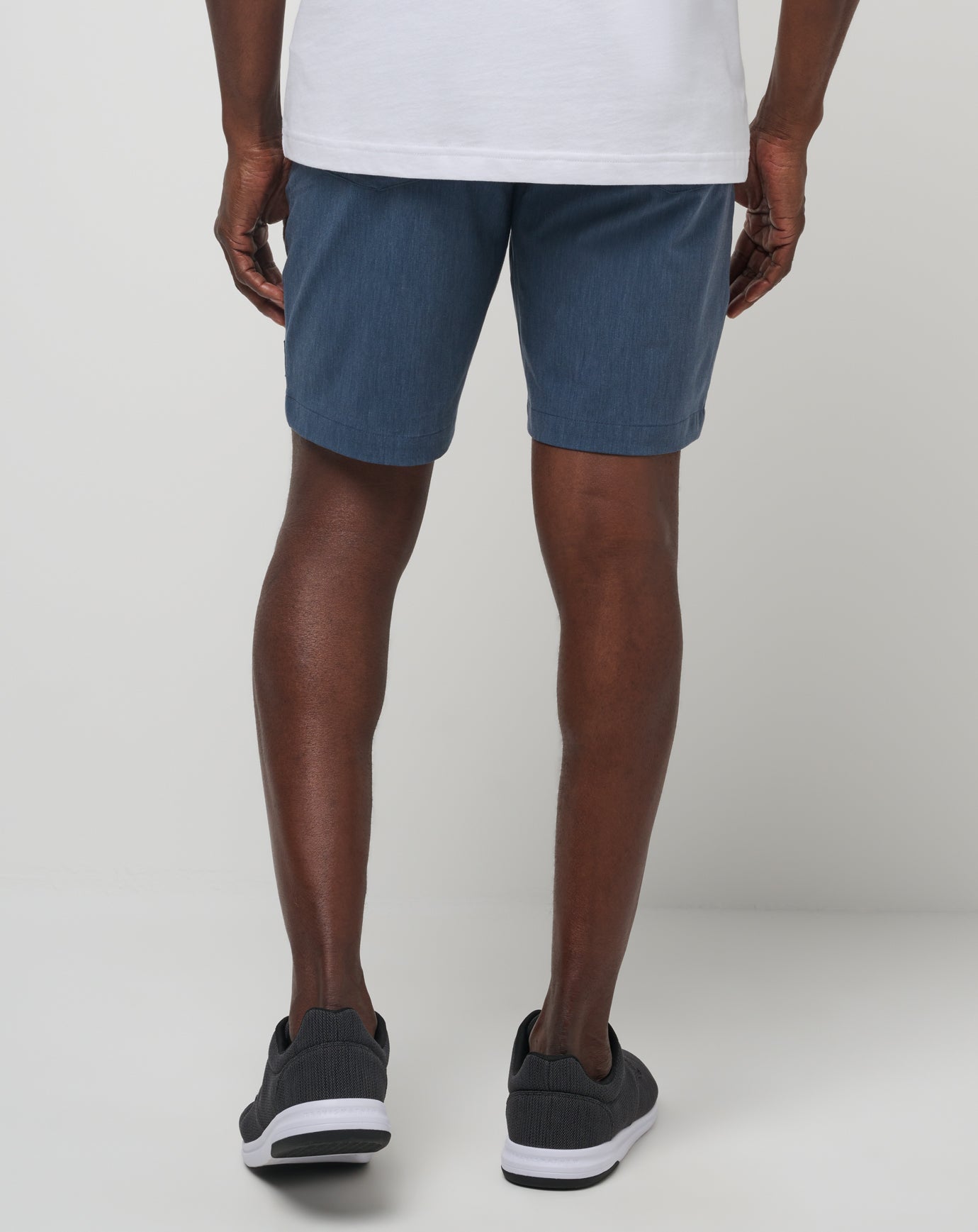 Tech Chino Pocket Short 8In ∣ TravisMathew