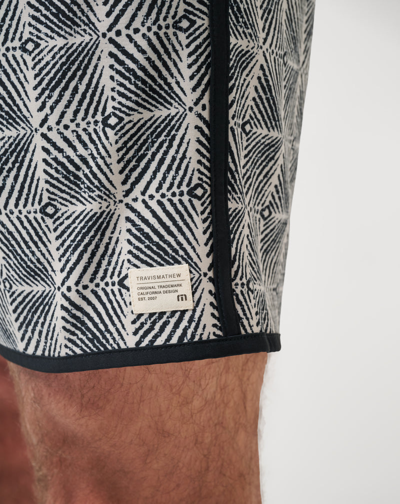 Sandswept Short 8In