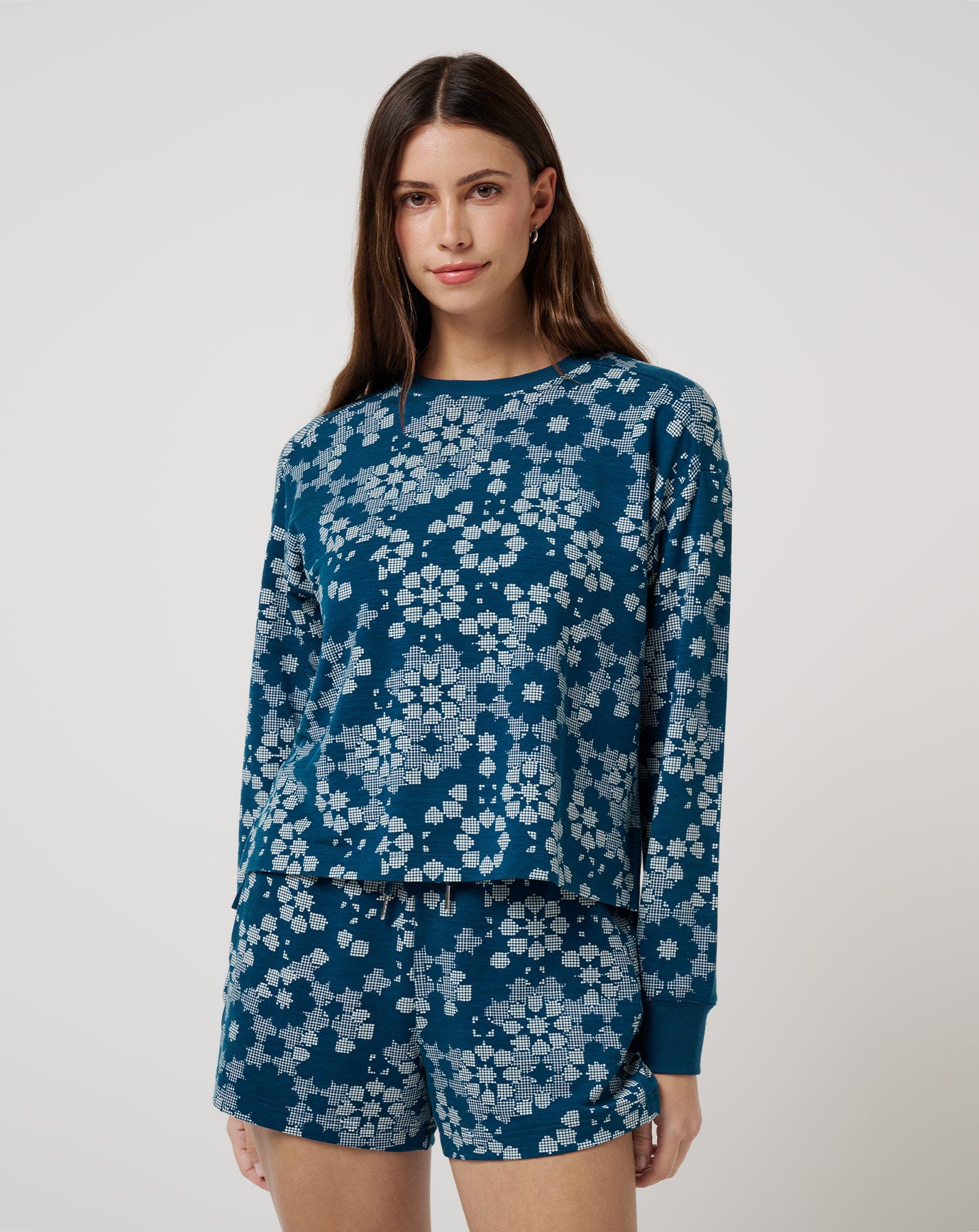 Autumn Cloud Crew image 1