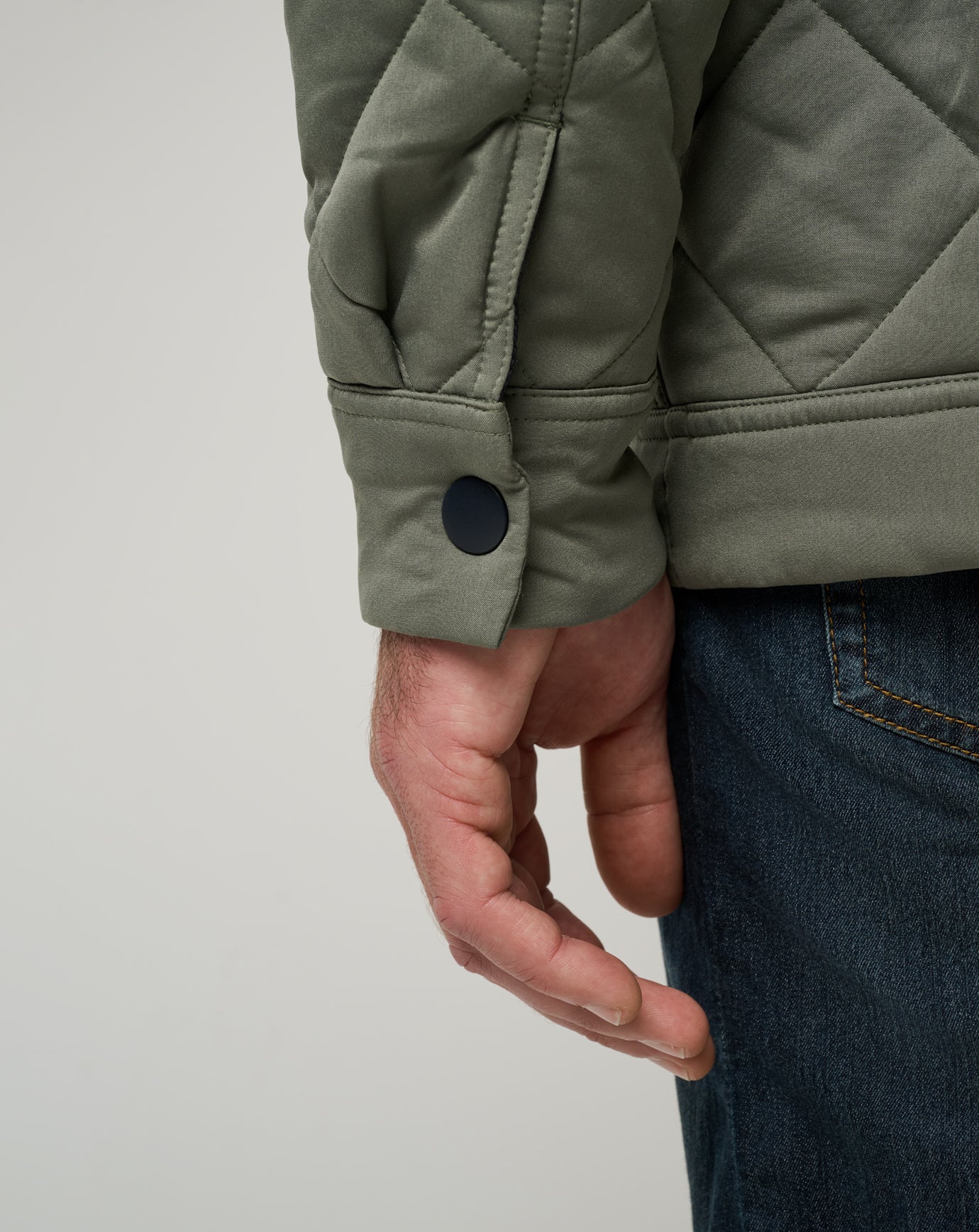 Grey Wave 2.0 Jacket ∣ TravisMathew