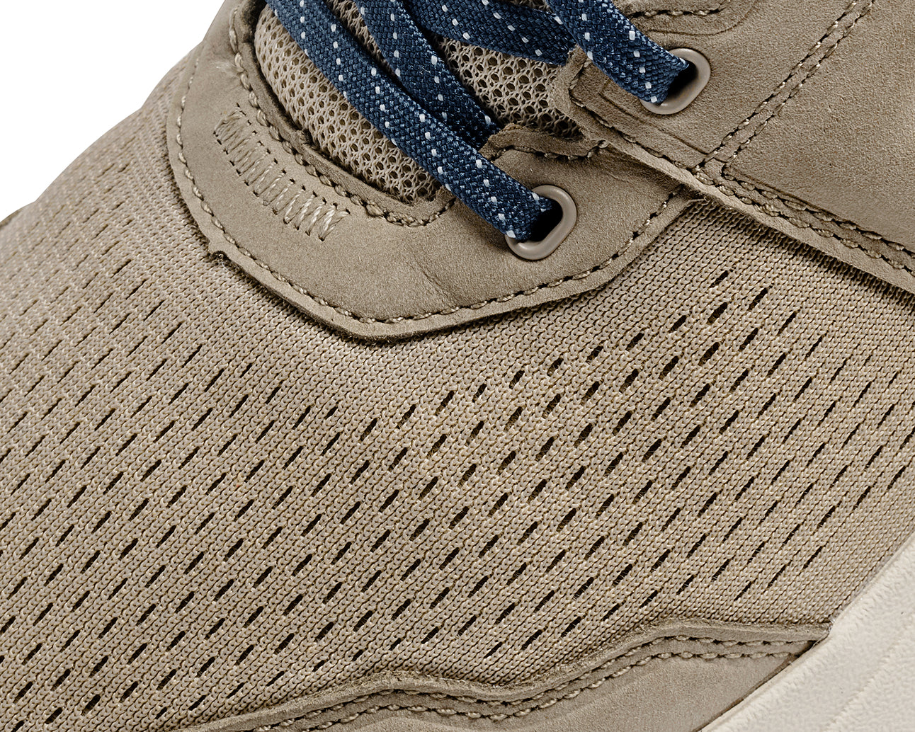 Lightweight Mesh Upper with Elevated Detailing