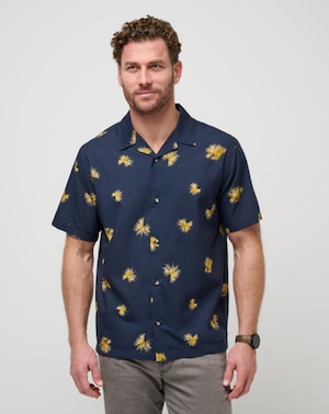 TravisMathew Sidetracked Short Sleeve Button-Down Shirt in Aegean